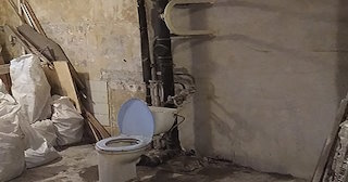 Демонтаж сантехкабины в панельном доме - цена от 1039 рублей | Сварной-Нрю